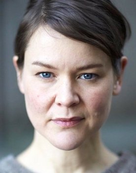 Malin Güettler as Annika