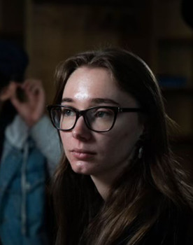 Kayla Savill-Gallaher as Stacy