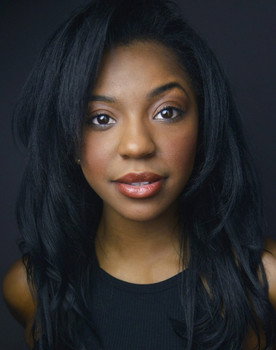Liv Symone