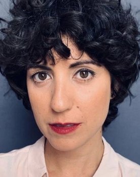 Gloria March as Carmela (voz)
