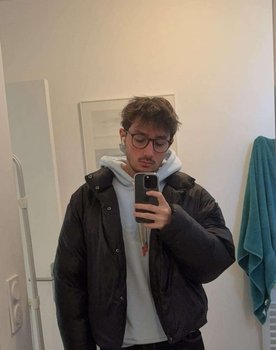 Roméo Legrain as L’homme Invisible