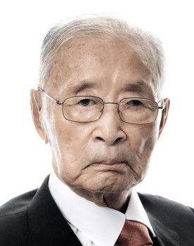 Paik Sun-yup as Self