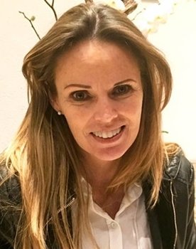 Sussan Taunton as Renata