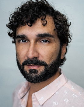 Andrés López-Alicea as Clyde