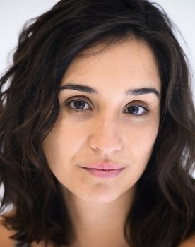 Sara Sanz as Rebeca