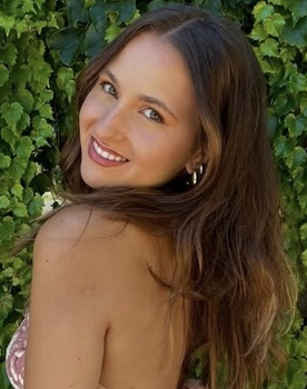 Cass Chandler as Willow's Girlfriend