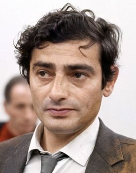Charles Denner as Récitant / Narrator (voice)