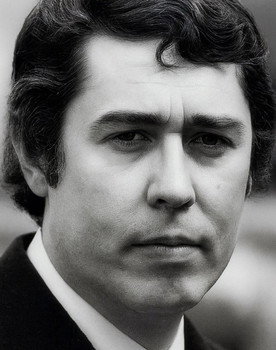 Alain Souchère as Caperon