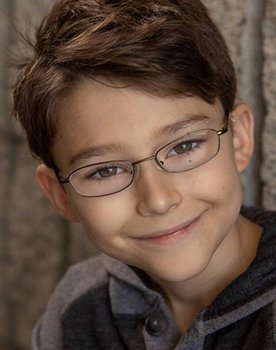 Antonio Raul Corbo as Tate
