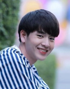 Benz Panupun Vongjorn as Duean Yi