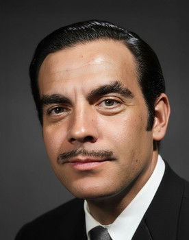 Ayhan Işık as Ömer