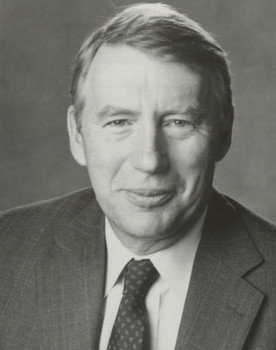 Robert MacNeil