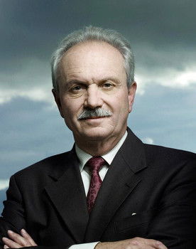 Jean-Pierre Roth as Self