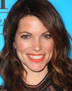 Courtney Henggeler as Anna