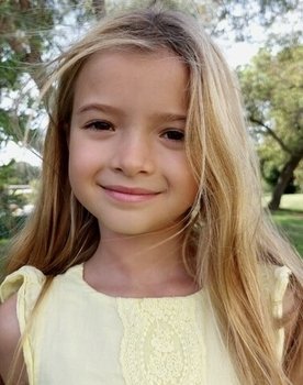 Madalena Serrano as Vera