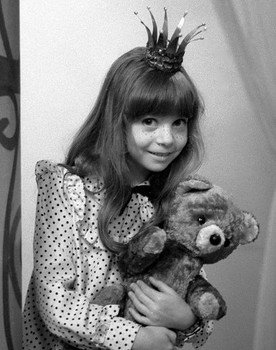 Veronika Helcelová as 