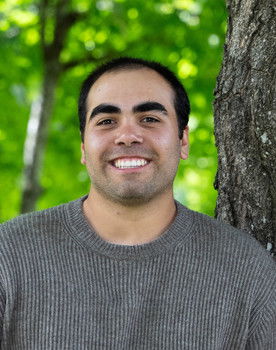 Julian Mendoza as Julian Hartwig