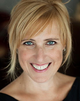 Marie-Josée Corneau as Mother