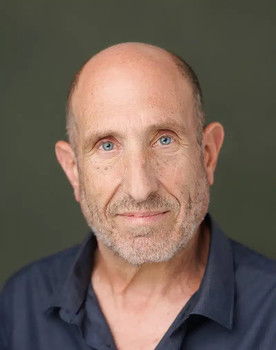 Yoav Hayt as Micha (Father)