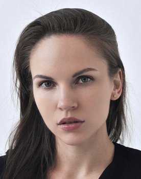 Маша Бриш as Маша