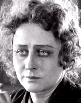 Valentina Kuindzhi as Lyudmila Belyaeva