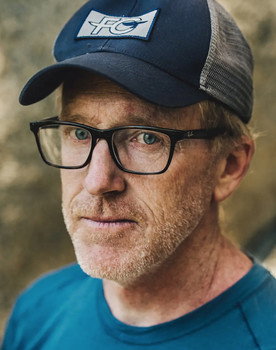 Dan Duane as Journalist