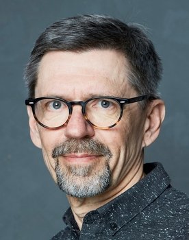 Erkki Astala as Busy Young Man