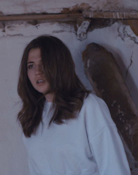 Ece Su Gönen as Işıl