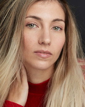 Isabel Morán as Mara (as Isabel Moan)