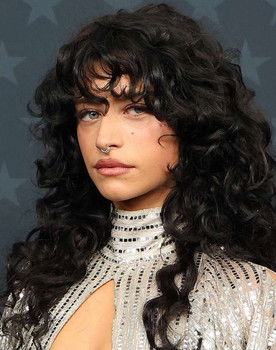 Odessa A'zion as Harper Monroe