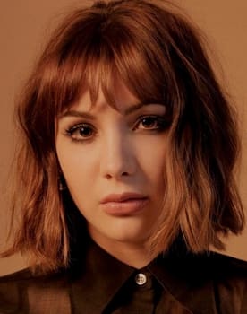 Hannah Marks as Mary French