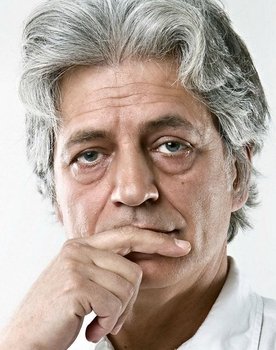 Fabrizio Bentivoglio Photo
