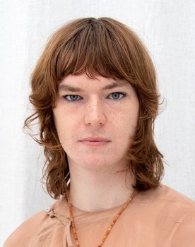 Sam Carson as Isobel