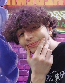 Eduardo Pejan as Boy