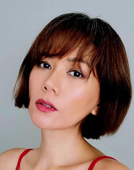 Elle Velasco as Carol Santos