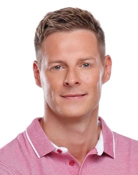 Matthieu Delormeau as Journaliste