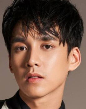 Achirawit Supavitar as Phat