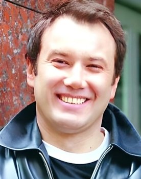 Şoray Uzun as 