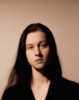 Anastasiia Saganenko as SHE