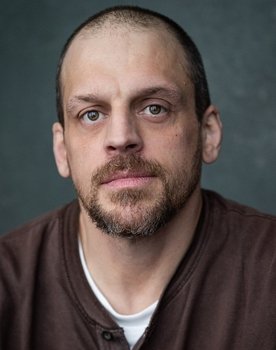 Matthew Gurney as Matt