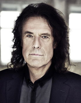 Michael Schwandt as Schlagzeug