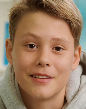 Malthe Hjulmand as Ung Nicolai Seebach