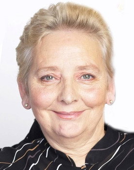 Dinah O'Dowd as Lady in the Courtroom