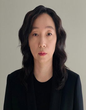 Kim Eun-kyung as Resident