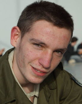 Sebastien Chassatte as Docteur / Homme de main