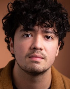 Tiger Mitchell as Alton Anderson