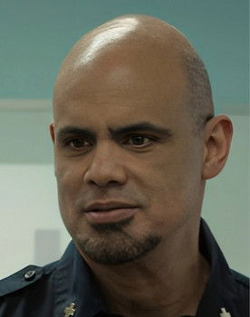 Ulises Larramendi as Victor Raphael