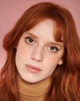 Sophie Lachman as Gracie