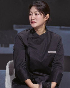 이문정 as Self - Contestant