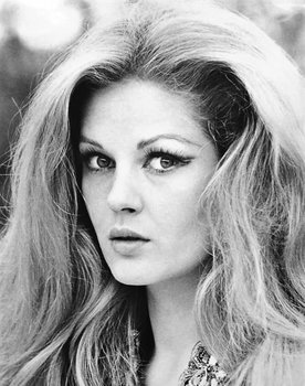 Beba Lončar as Livia